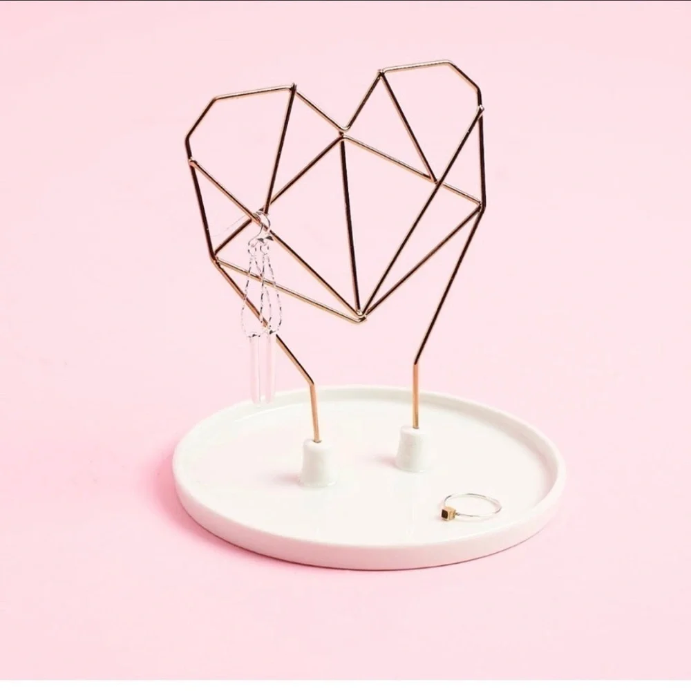 IMM Living Coxet Wire Heart Ceramic Jewelry Holder